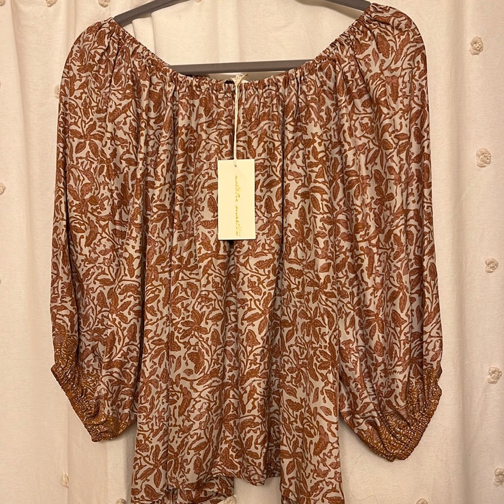 NWOT Natalie Martin silk top. Gorgeous print, perfect for Fall.
